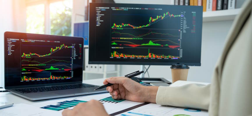-financial screens reflect evaluating advertiser spend on news-